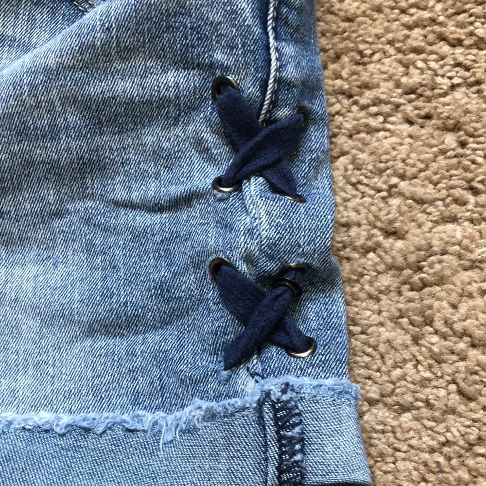 True‎ Craft Short Girls Size 16 Denim Blue Teen Junior Cuffed Raw Hem